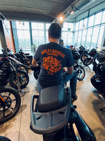 DEALER T-SHIRT